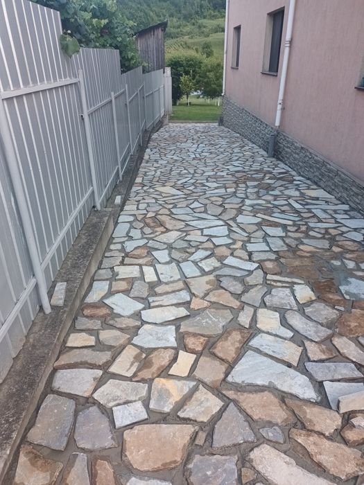 Piatra naturala de munte pentru pavaj.