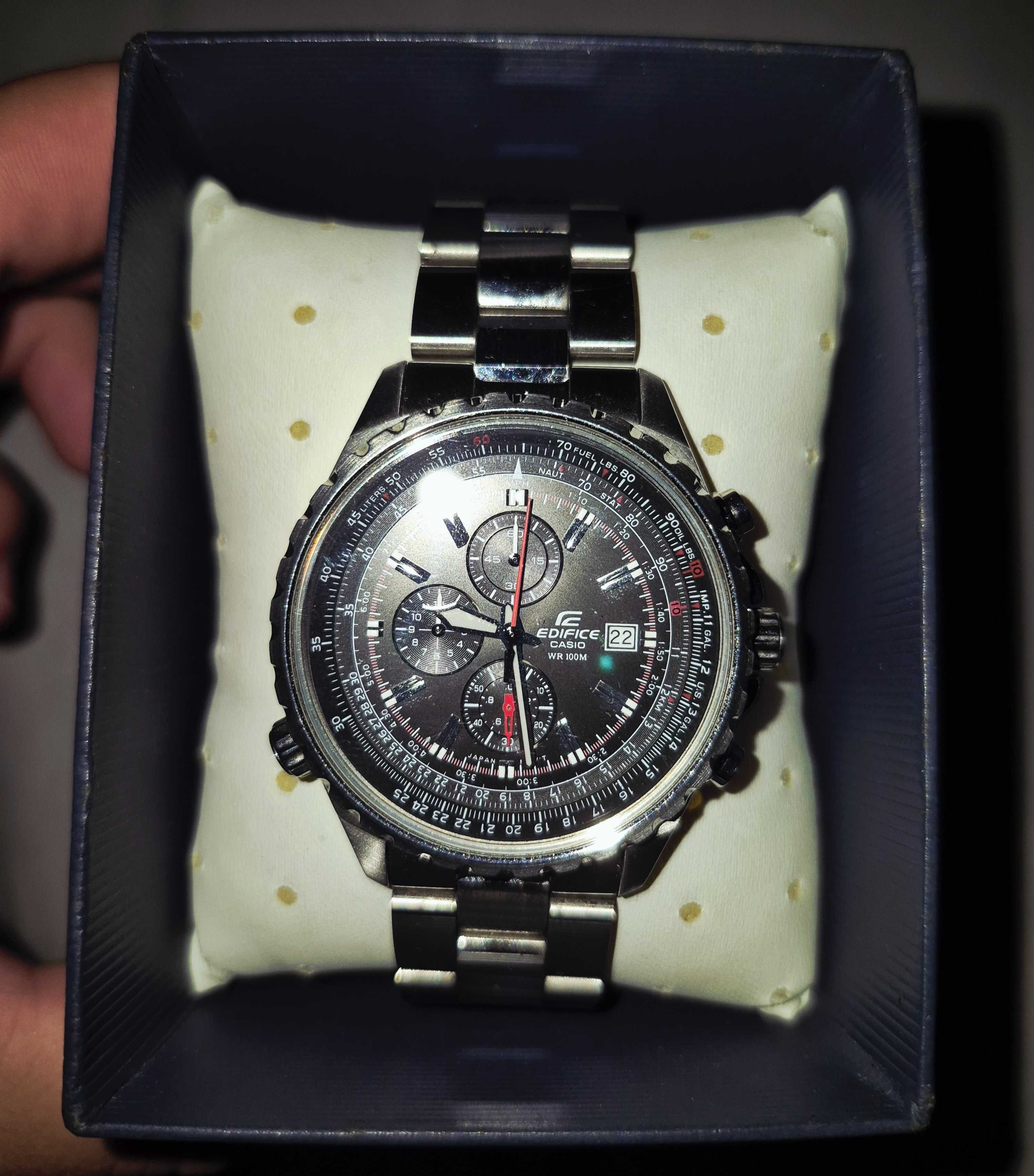 CASIO EDIFICE с гаранция