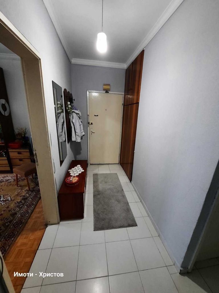 Продава се Тристаен апартамент в Шумен, Добруджански - 78 кв.м за 1242 €/кв.м - Снимка #8