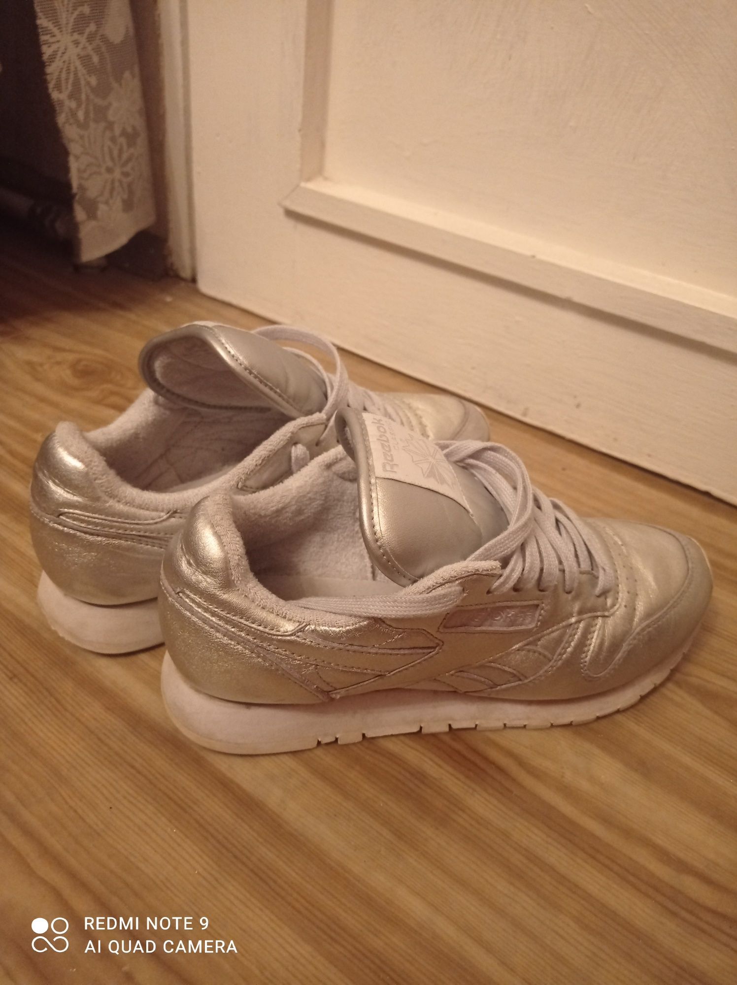 Сникърси Reebok , маратонки, естествена кожа