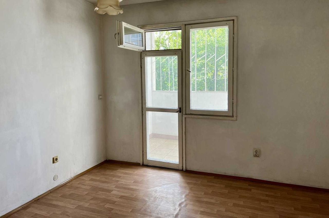 Продава се Четиристаен апартамент в Стара Загора, Център - 97 кв.м за 959 €/кв.м - Снимка #6