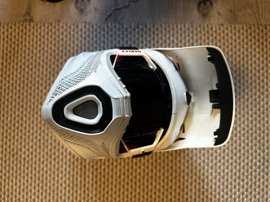 Casca HJC marimea M cu ochelari Oakely