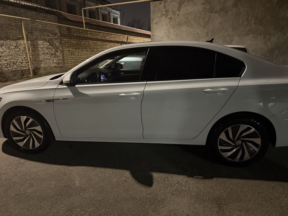 VolksWagen E-Bora Full Pro Arendaga elektromobil