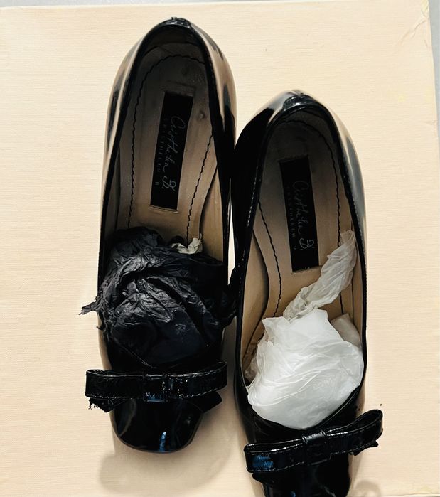 Pantofi de piele lacuita