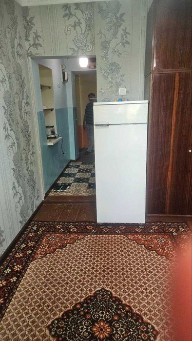 1 / 4 / 4 комнат. Чиланзар-20 Кв. Общежитие 16м2. Ор-р. Мечеть.