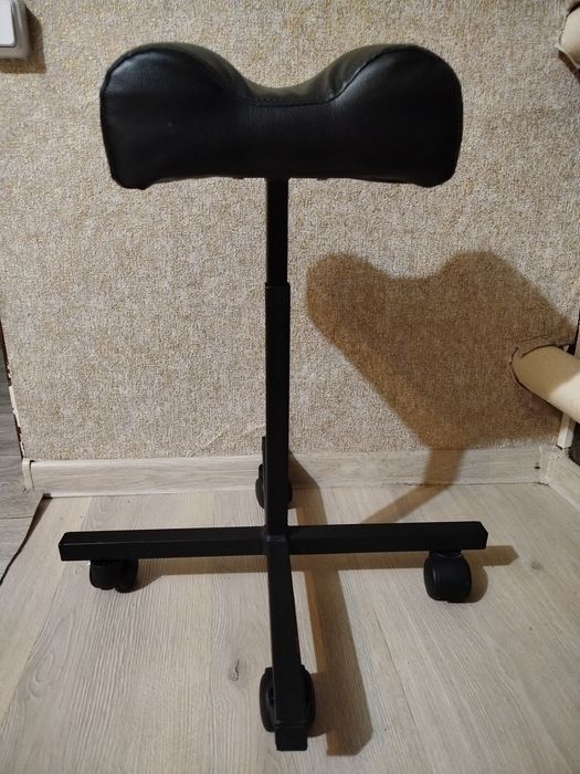 Продам подставку под ногу