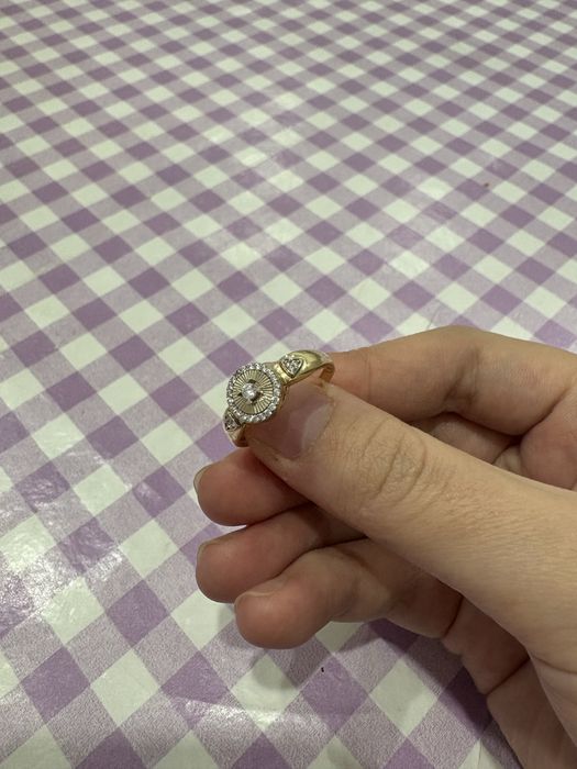 Золотое кольцо 585 пробы с бриллиантами