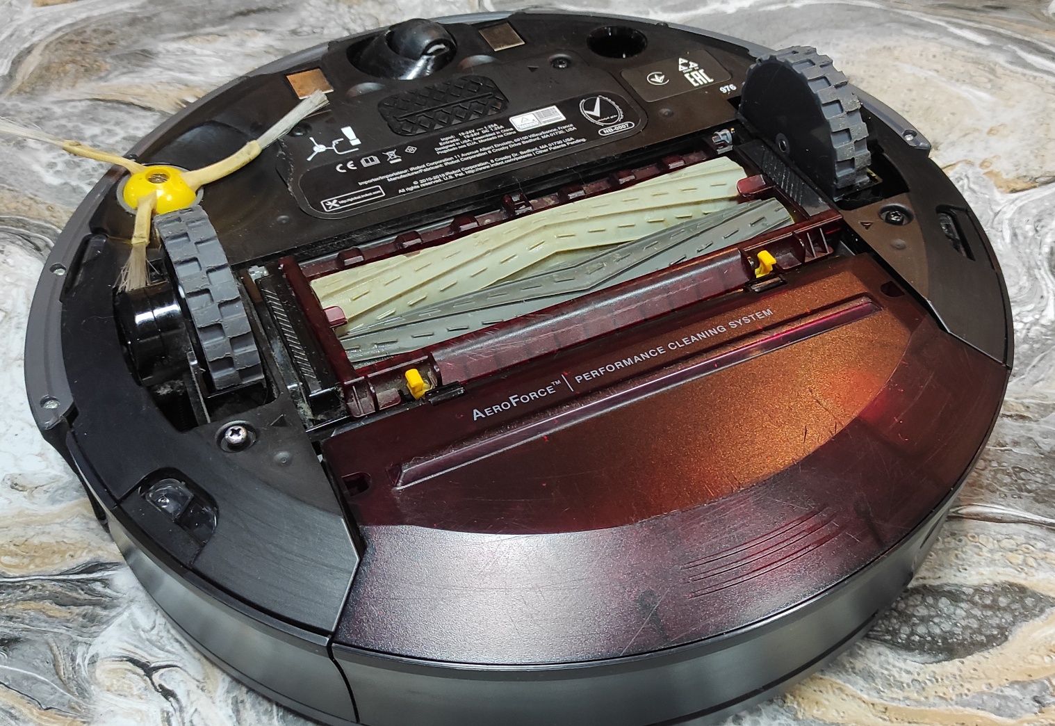 Продавам прахосмукачка робот IRobot rumba 960