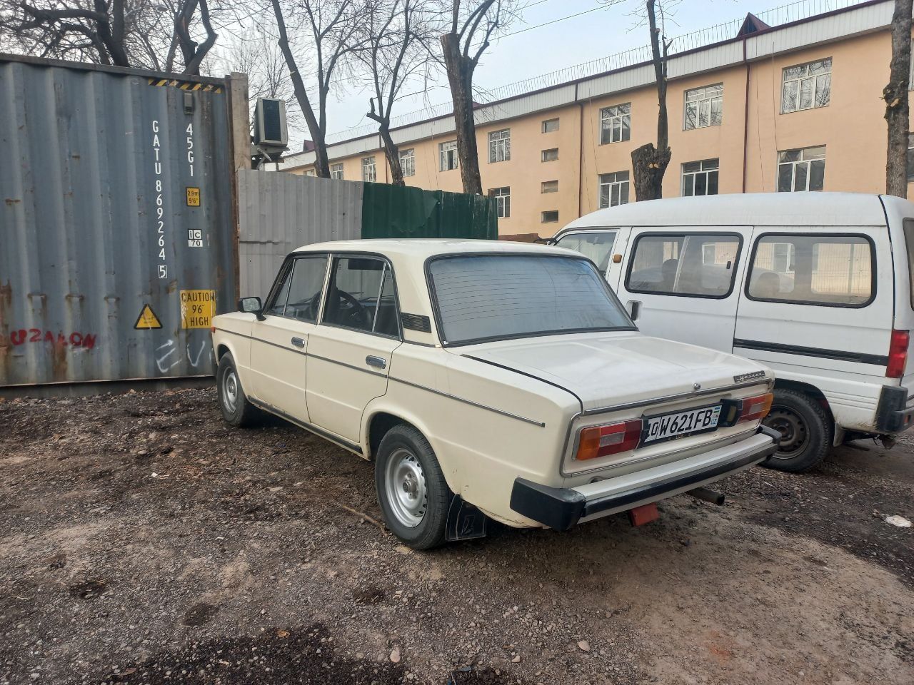 Vaz 2106 sotiladi