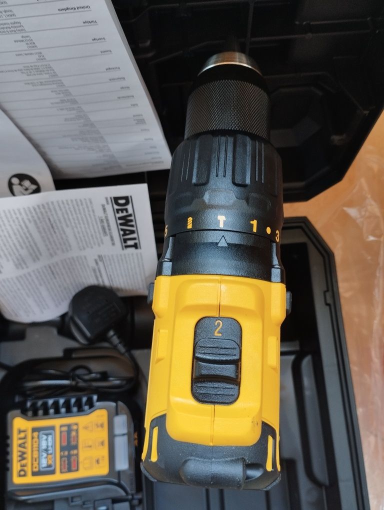 Винтоверт комбиниран и импакт DeWALT, чисто нови 18V 4 Ah Деволт