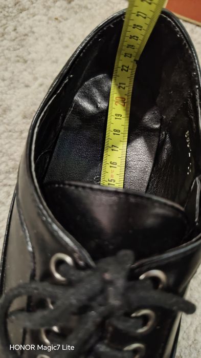 Pantofi negrii unisex mărimea 35,interior 21,5