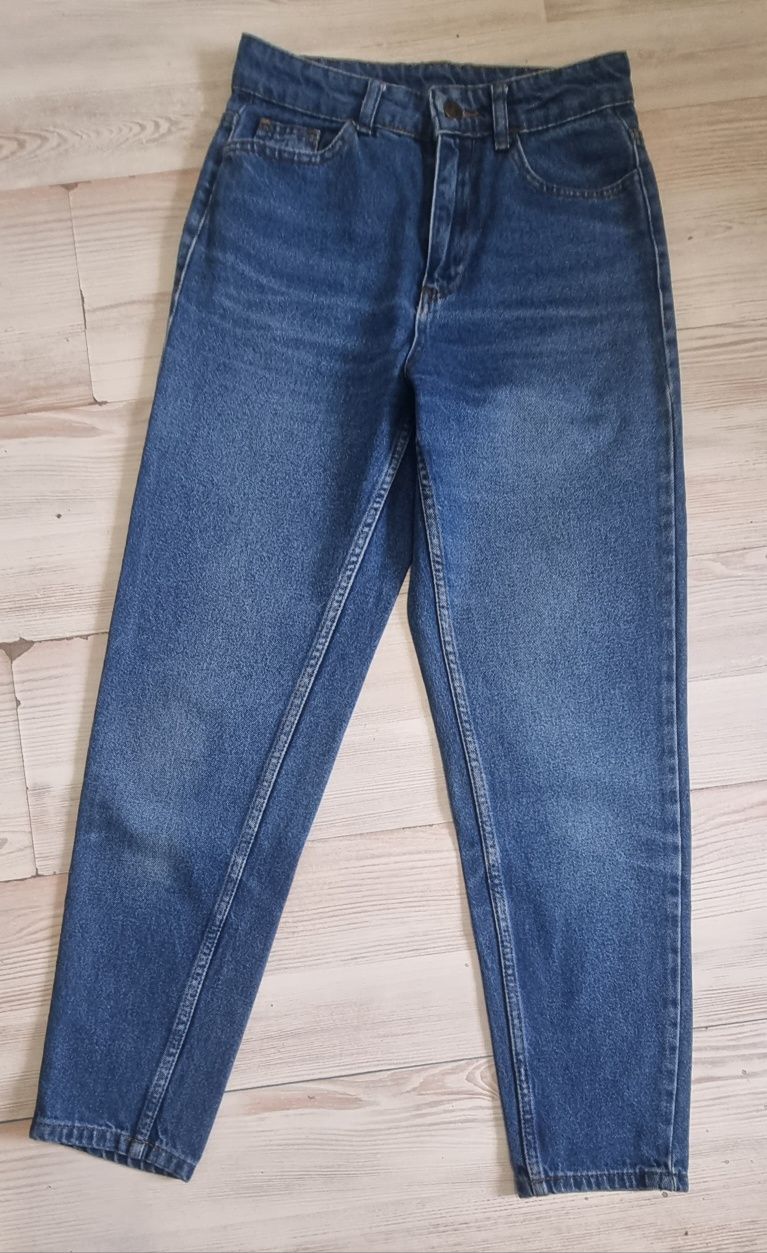 Продам джинсы Mom  26 размер  состояние новых Турция