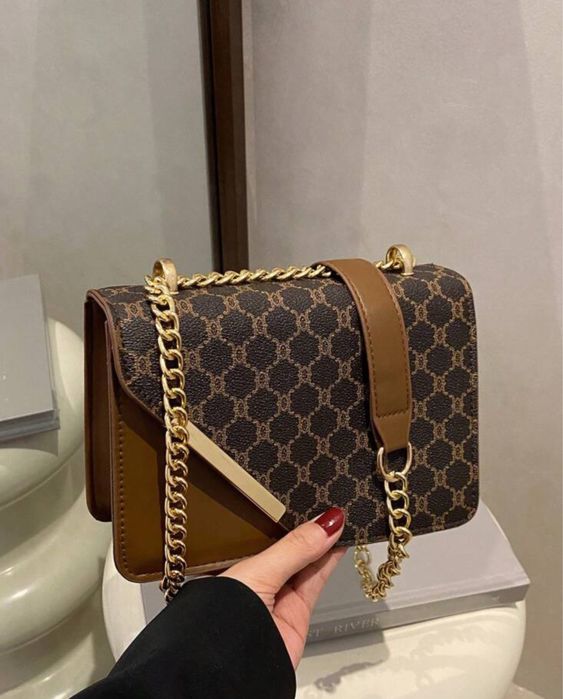 Дамски вечерни чанти