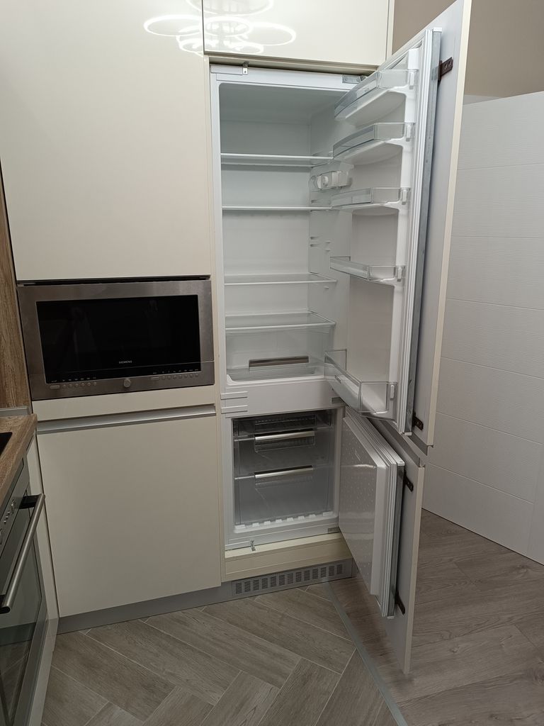 Продава се Тристаен апартамент в Асеновград - 113 кв.м за 1416 €/кв.м - Снимка #3