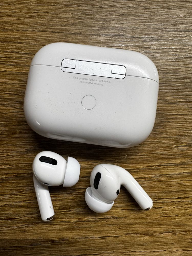 iPods Pro слушалки