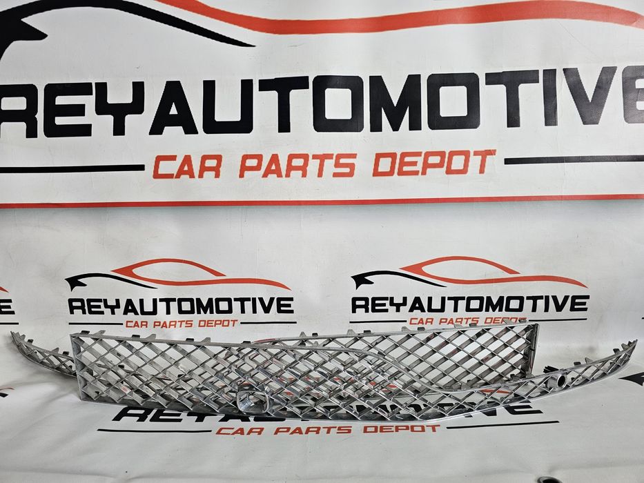 Grila stanga bara fata Bentley Bentayga