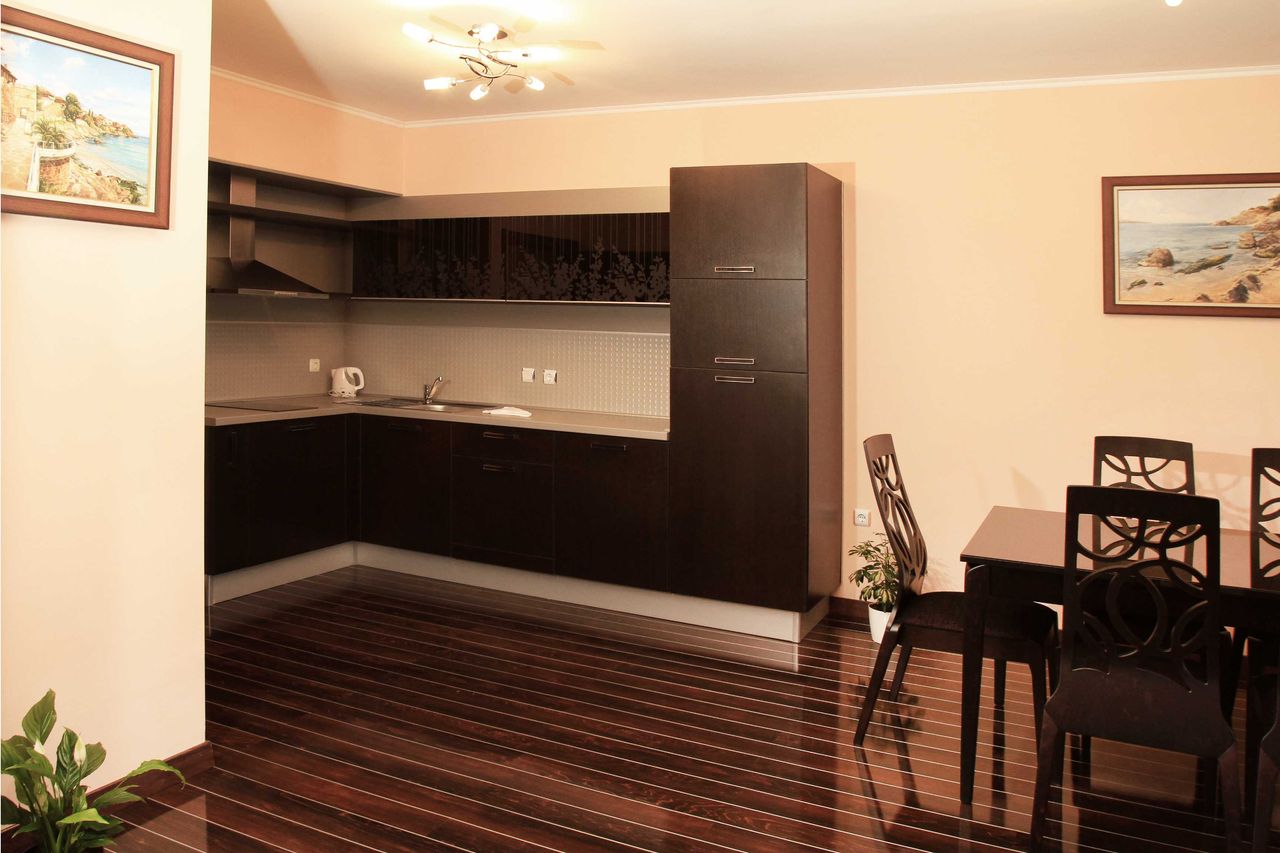 Продава се Тристаен апартамент в с. Шкорпиловци, Област Варна - 214 кв.м за 1486 €/кв.м - Снимка #8