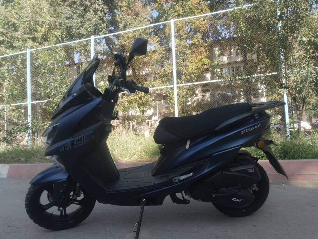 GST Tiger Skuter