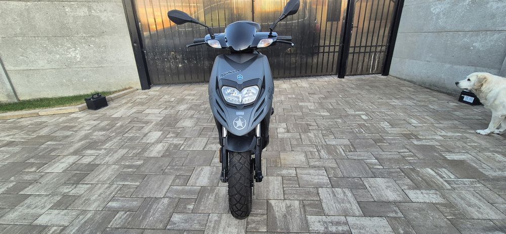 Scuter Piaggio , 49 Cm , anvelope noi ,07/2013 ,cu acte COC