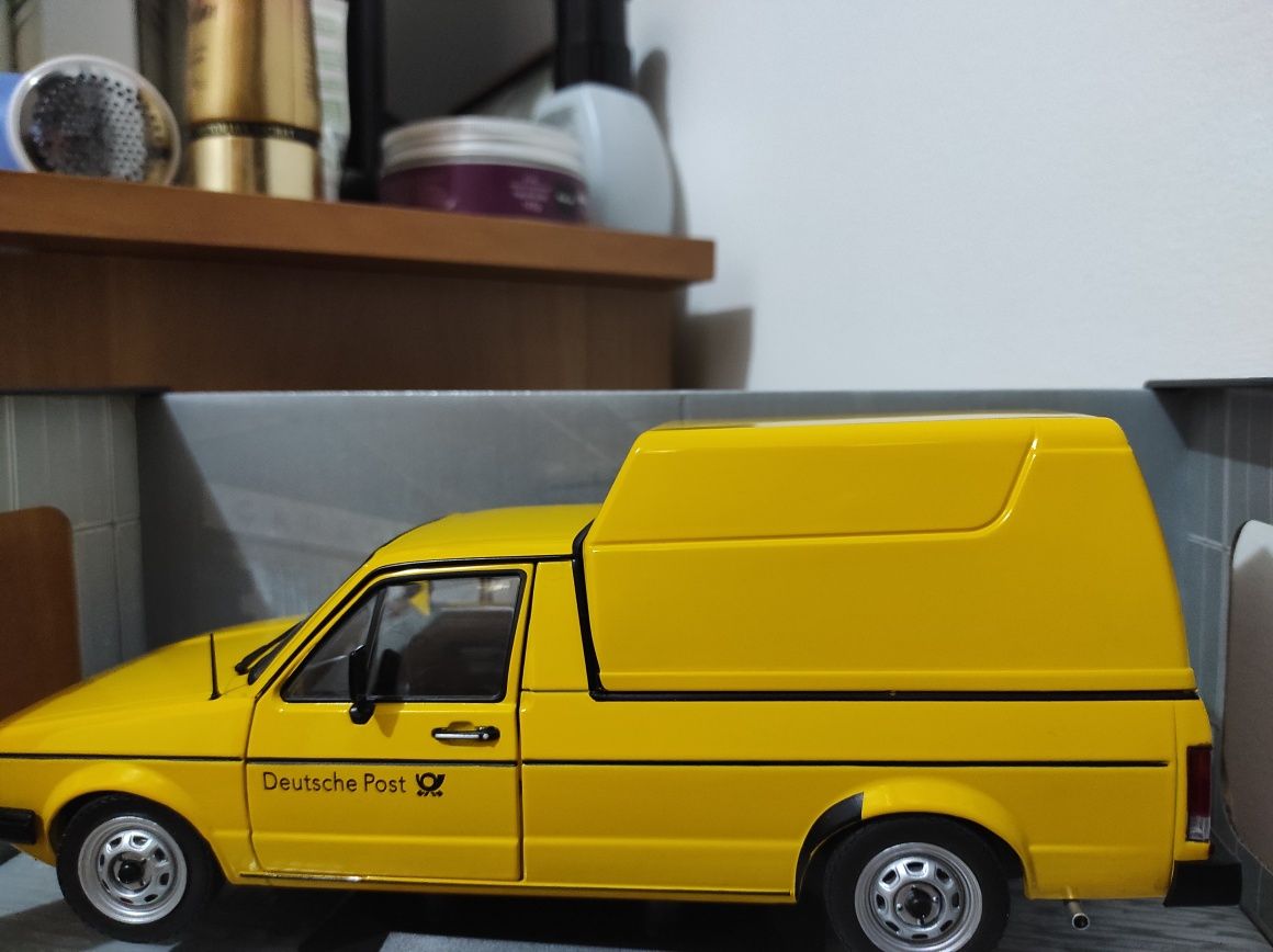 Machetă Vw Caddy 1:18, nouă în cutie.