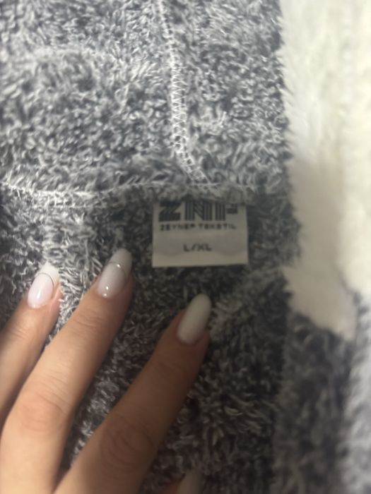 Halat pufos nou marimea L/XL