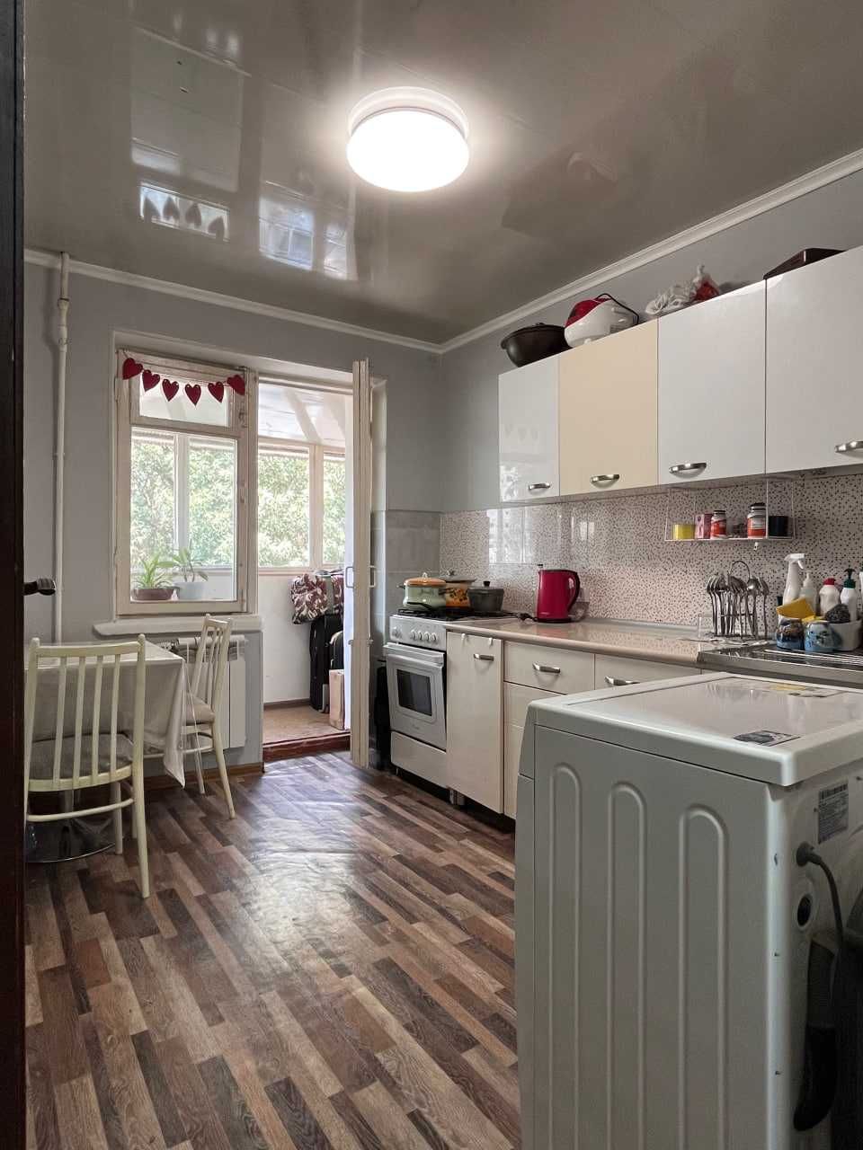 С Р О Ч Н О продается 1 ком кв.за 39 000$. с обстановкой (П)
