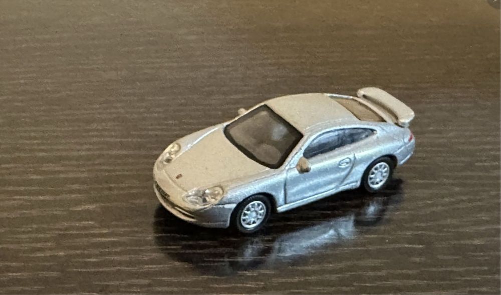 Machete auto CARARAMA 1/72