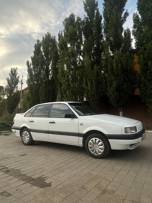 Продам автомобильVolkswagen Passat 1990  г.