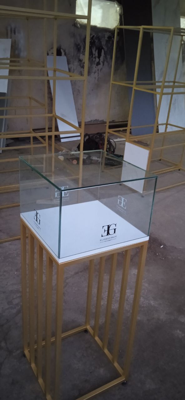 Oynali vitrinalar, стеклянный витрыни