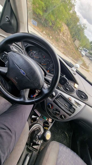 Ford focus 1.8 90к.с.