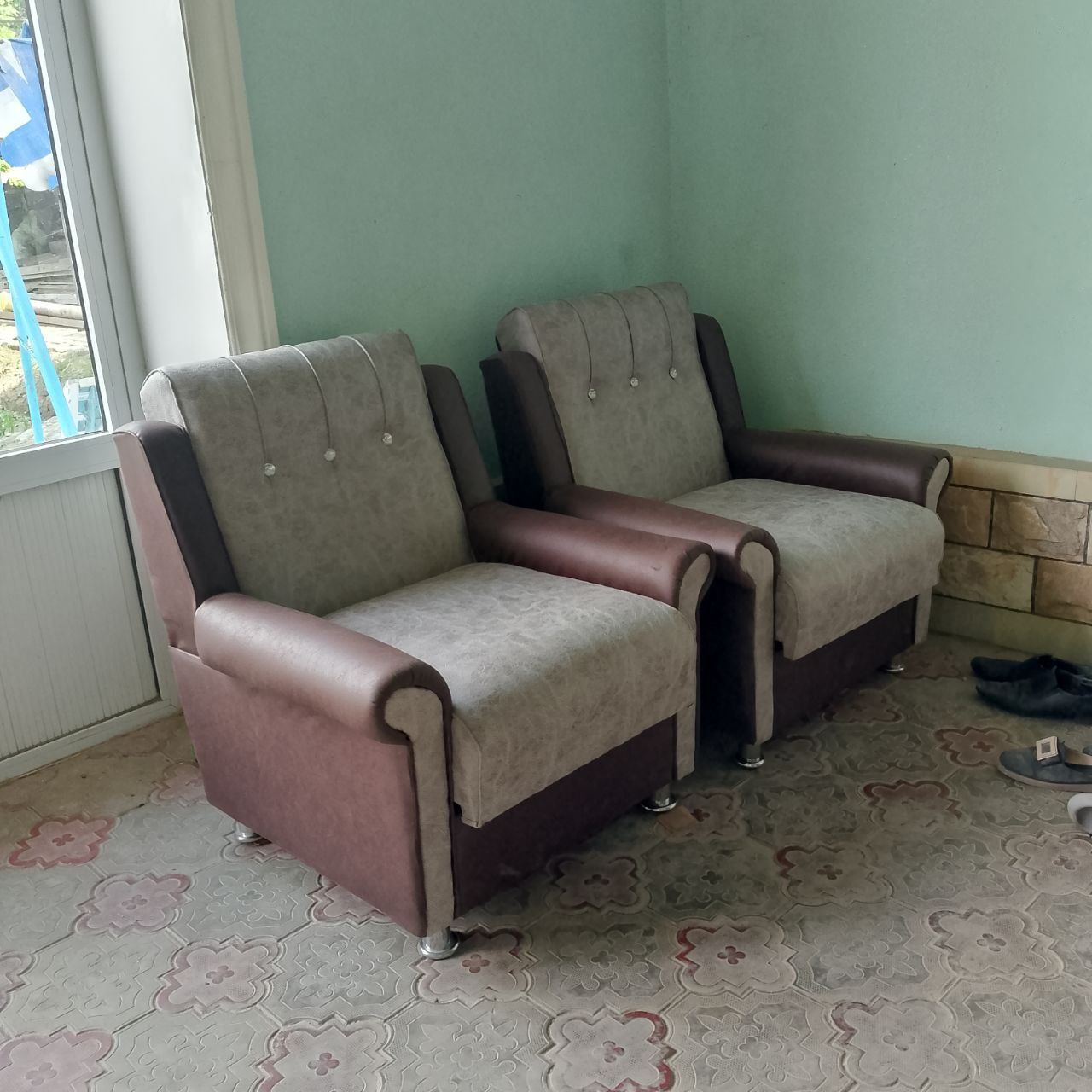 Mebel sotiladi..