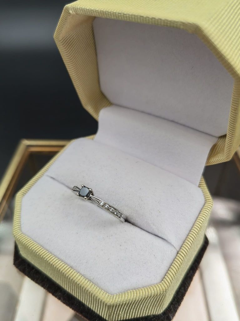Inel din aur alb 14K cu diamant negru