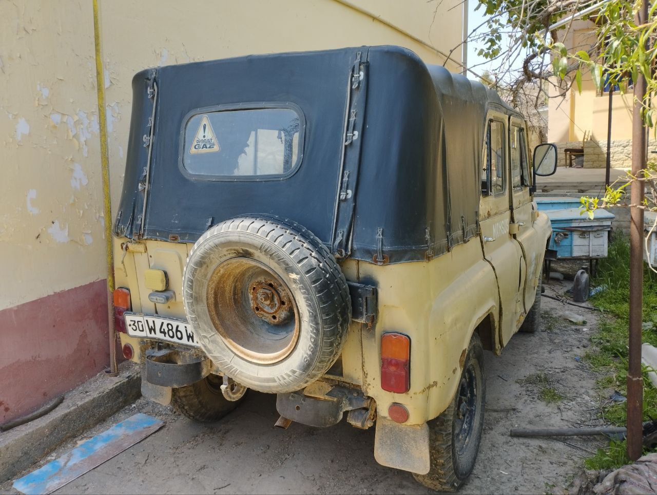 UAZ 315101 holati yaxshi narxini kelishamiz
Yili 1993yil
Peredok bor
R