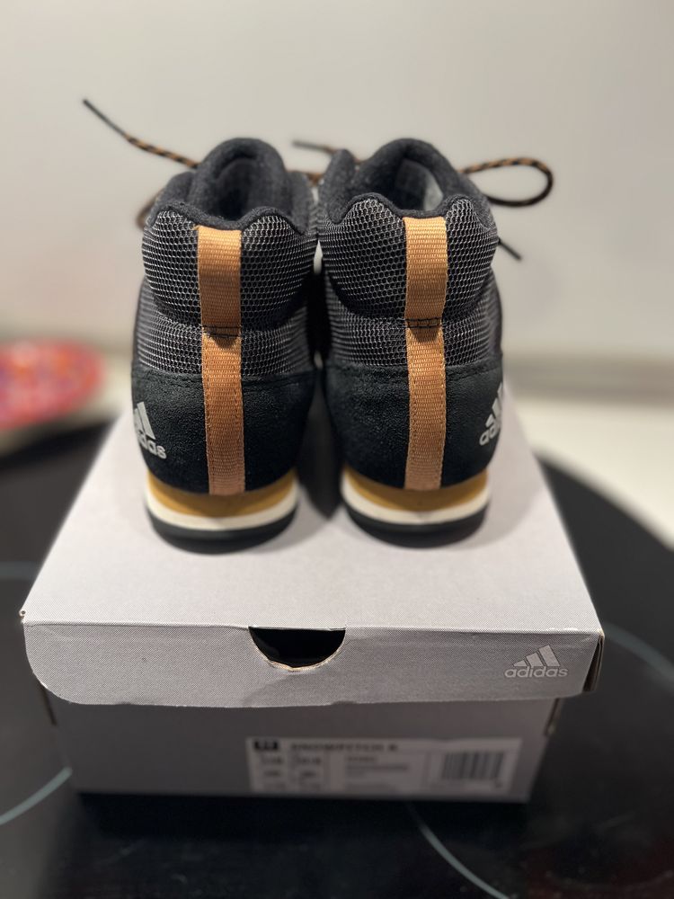 Детски обувки Adidas Snow pitch