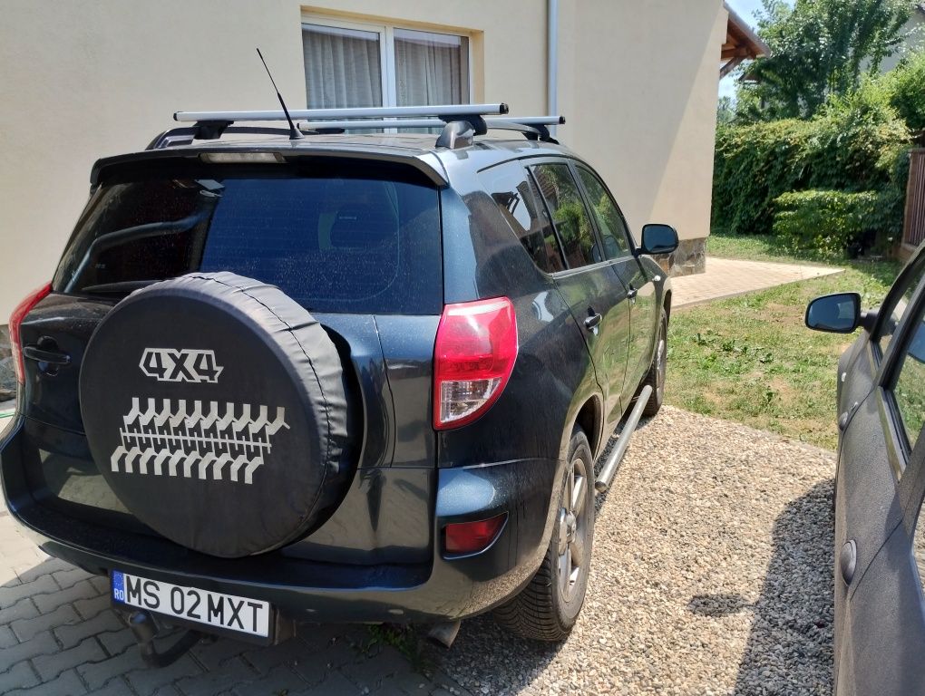Toyota RAV4 Gen 3 2.2 4D4. 136CP