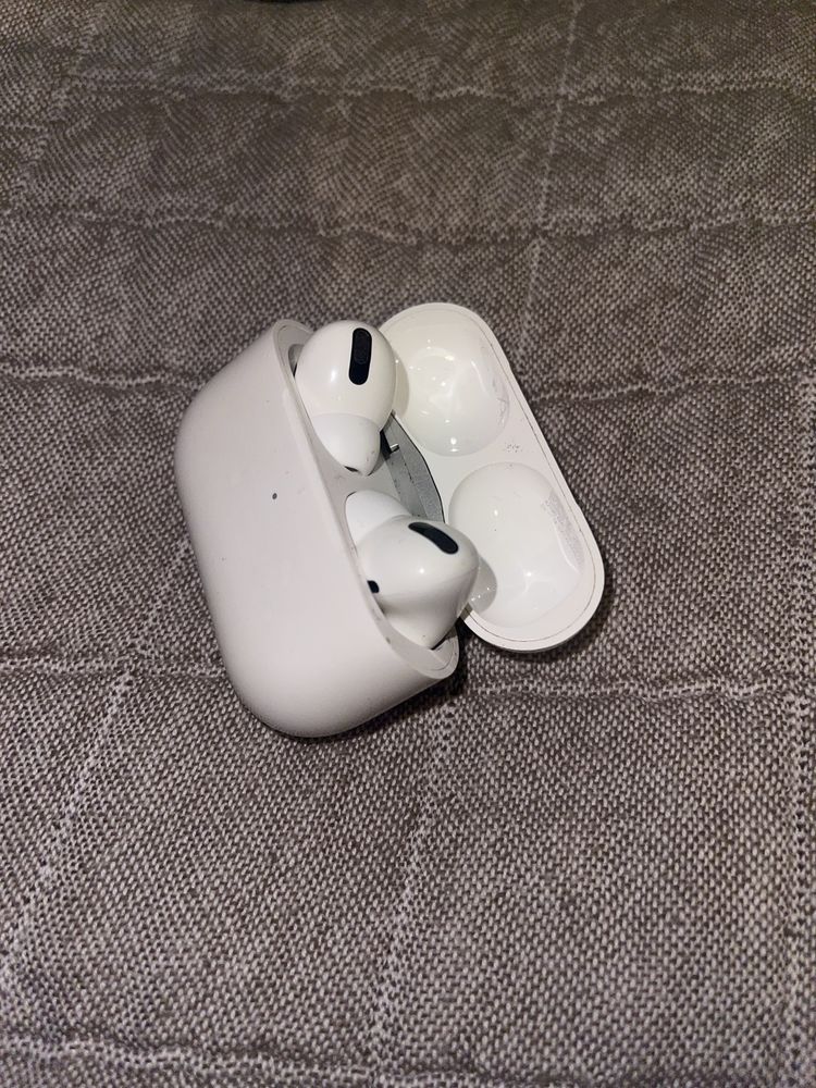 Airpods pro 1st generation