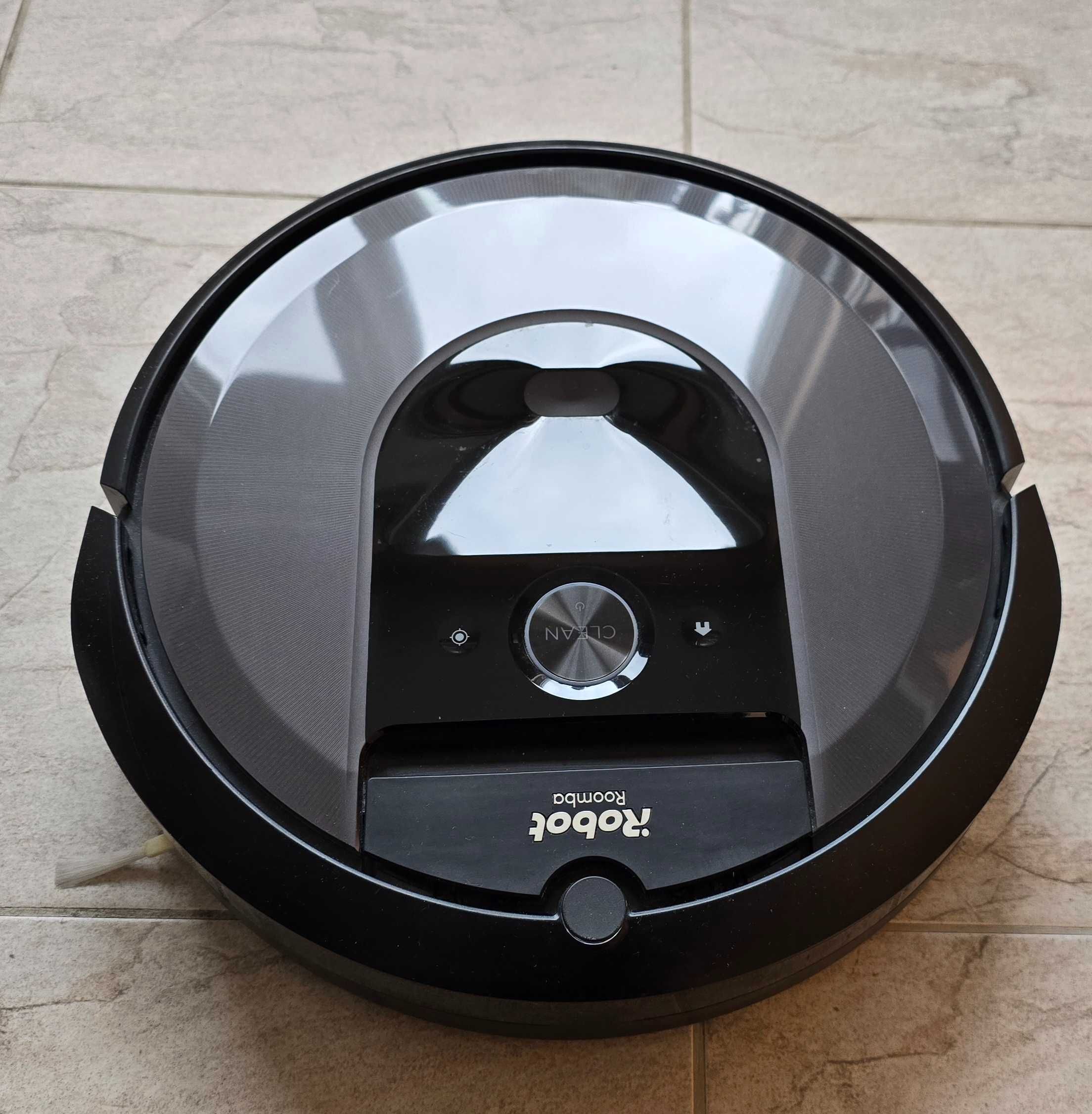 Прахосмукачка робот IROBOT ROOMBA I7+ с база