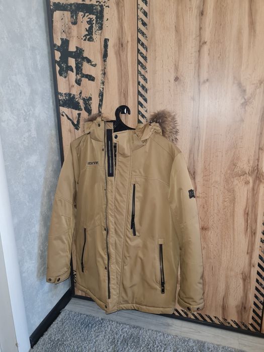 Продам парку мужскую новую