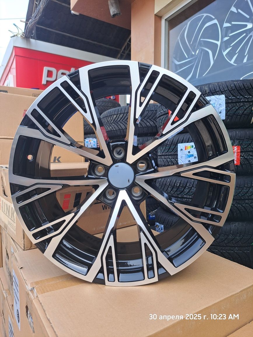 Audi - модель R18 5×114.3