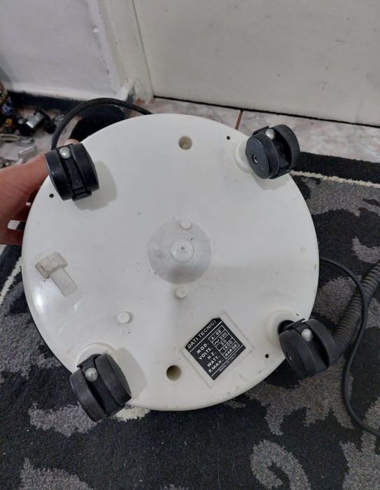 Vând aspirator cu vapori second-hand