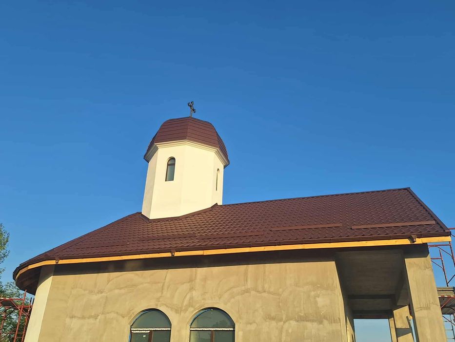 Montaj acoperiș tablă, ferestre Velux, pazie și profile