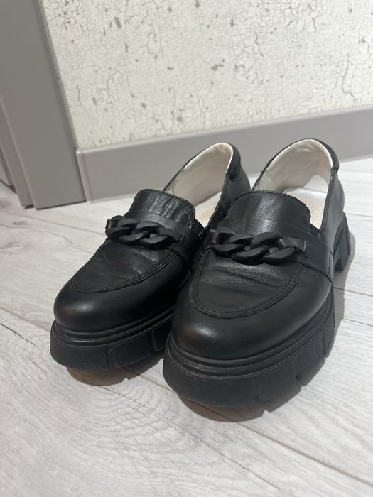 Лоферы кожанные.