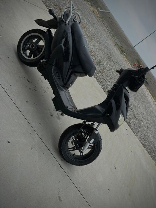 Vand scuter de 50 cc