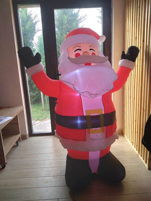 Vând Moș Crăciun gonflabil