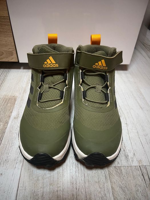 Маратонки, непромокоаеми без забележка