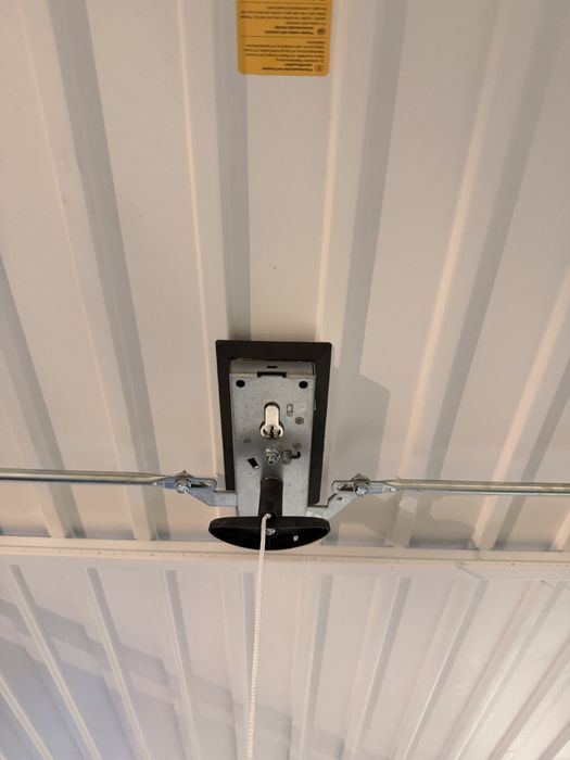 Гаражна врата неразличима от  нова