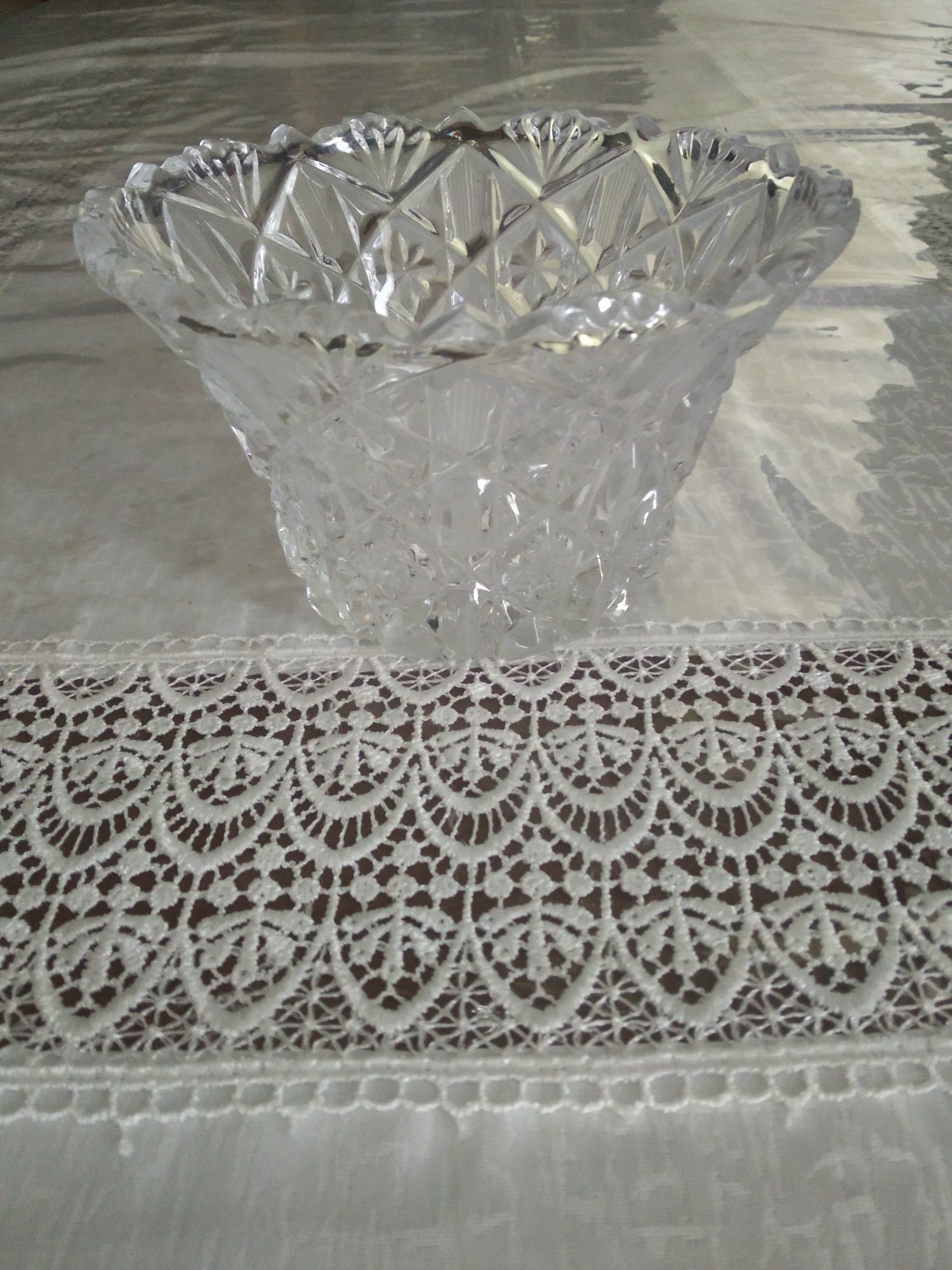 Продам хрустальные вазы