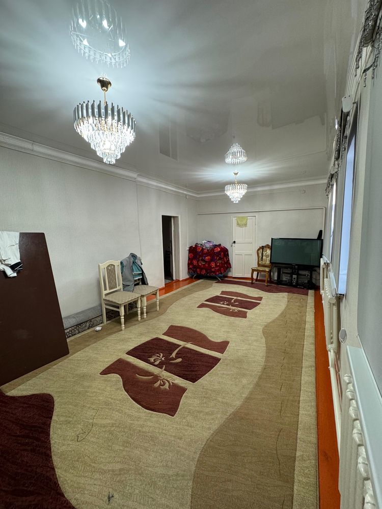 Үй сатылады тасбугетте 8 бөлмелі