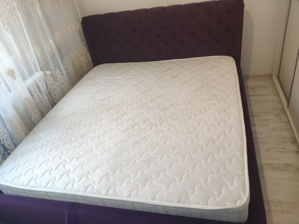 Vând pat tapițat matrimonial+ saltea ortopedică