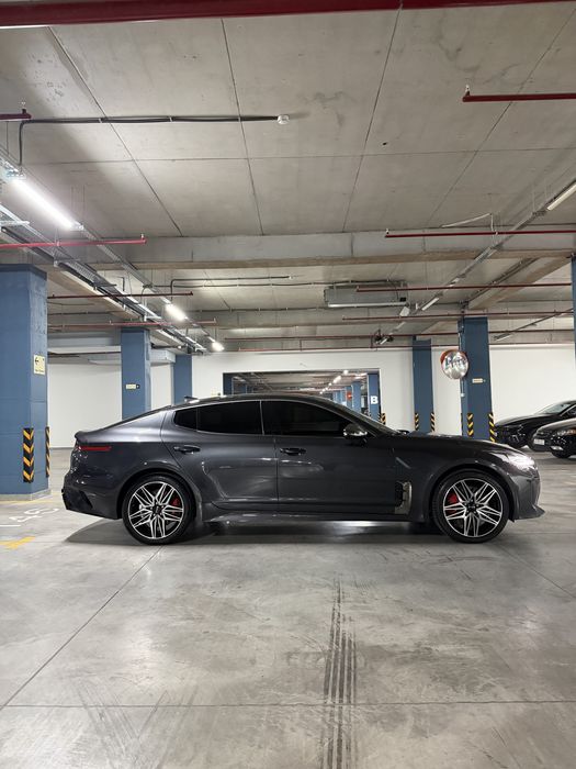 Kia Stinger 3.3 twin turbo